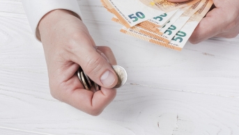 5 priežastys, kodėl dabar yra tinkamiausias metas padėti pinigus į terminų indėlį